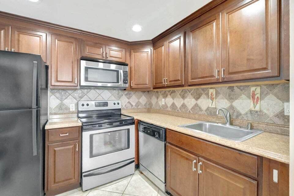 643 Brittany - Photo 1