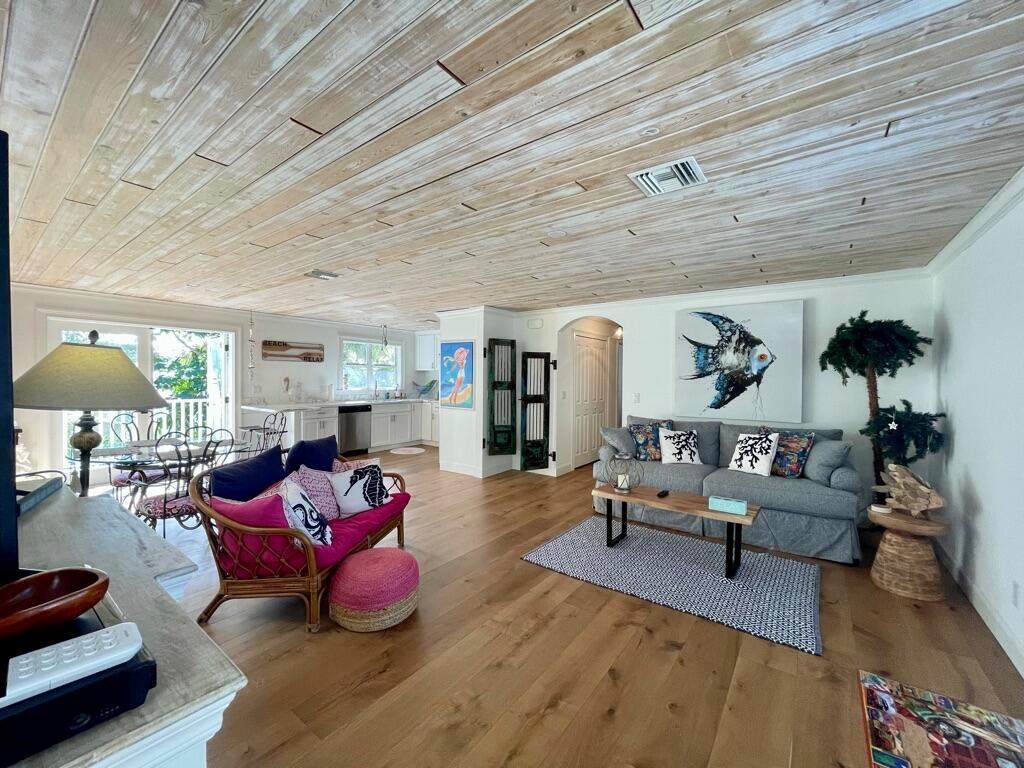 924 Coquina - Photo 1