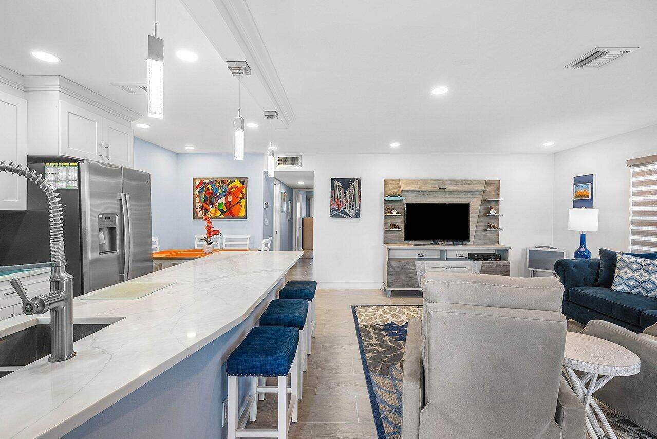 437 High Point Boulevard - Photo 1