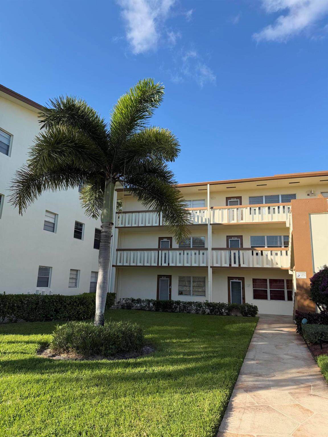 332 Mansfield H - Photo 1