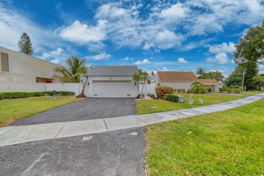 905 22nd Avenue - Photo 1