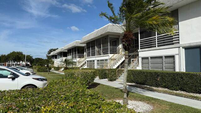 100 Stratford H - Photo 1