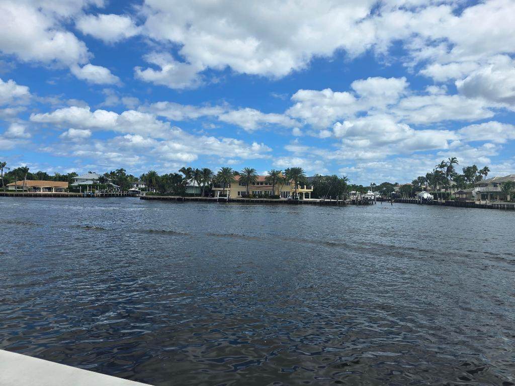 646 Snug Harbor Drive - Photo 1