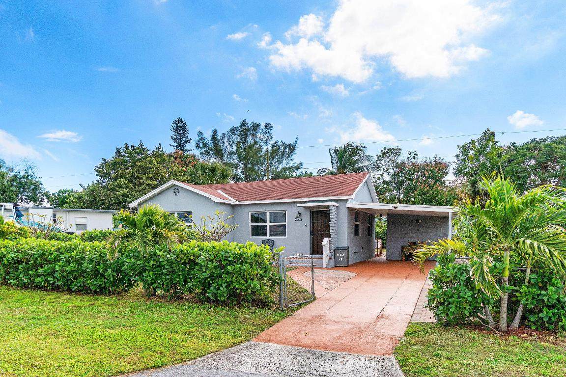 930 43rd Street - Photo 1