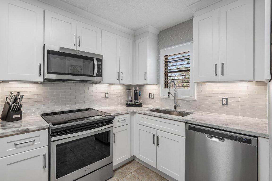 2420 Deer Creek Country Club Boulevard - Photo 1