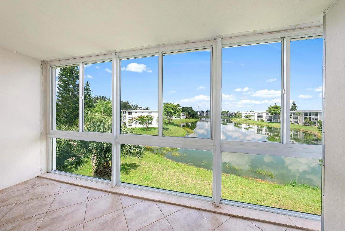 306 Wellington - Photo 1