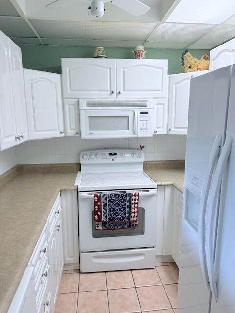1027 Berkshire B - Photo 1