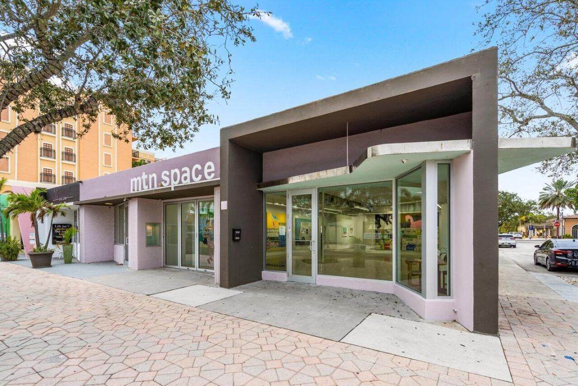 500 Lake Avenue - Photo 1