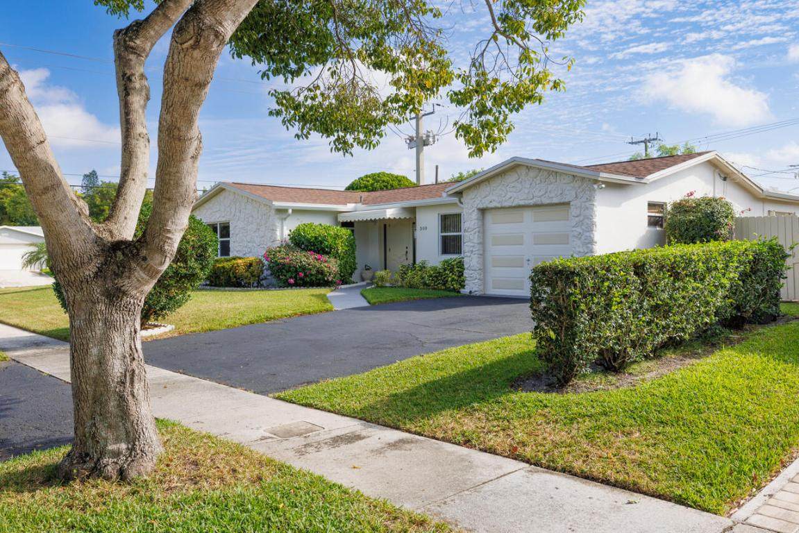 300 Michigan Place - Photo 1