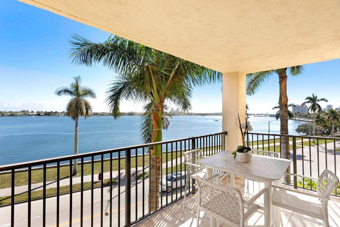 1801 Flagler - Photo 1