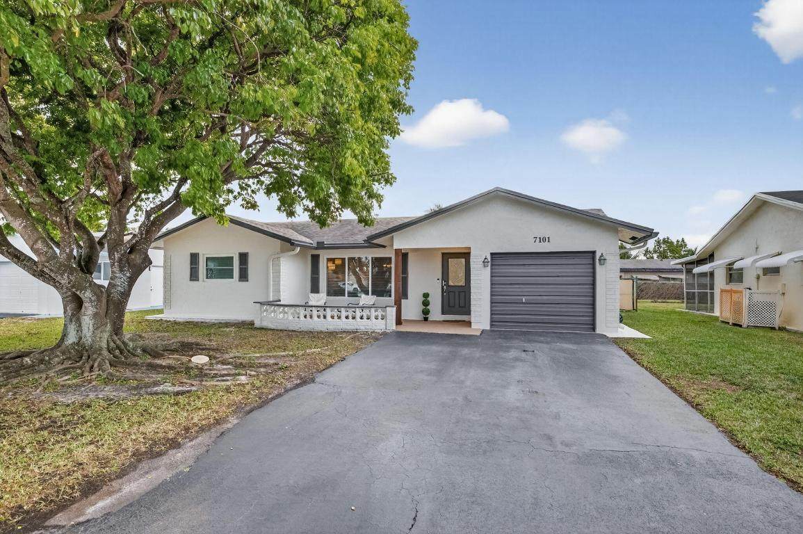 7101 98th Terrace - Photo 1