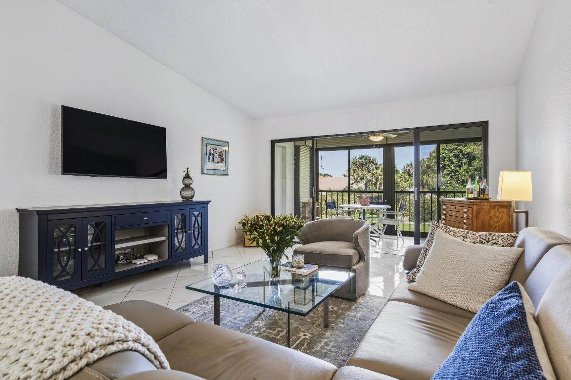 5121 Oak Hill - Photo 1