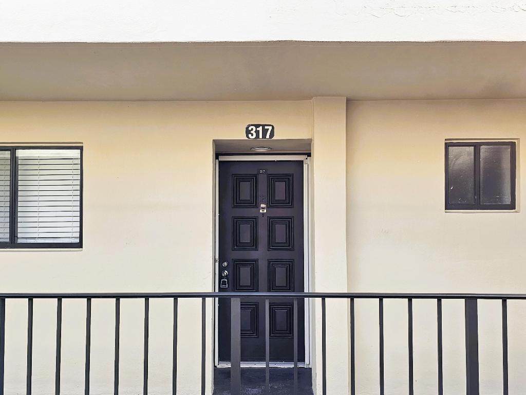 5220 Las Verdes - Photo 1