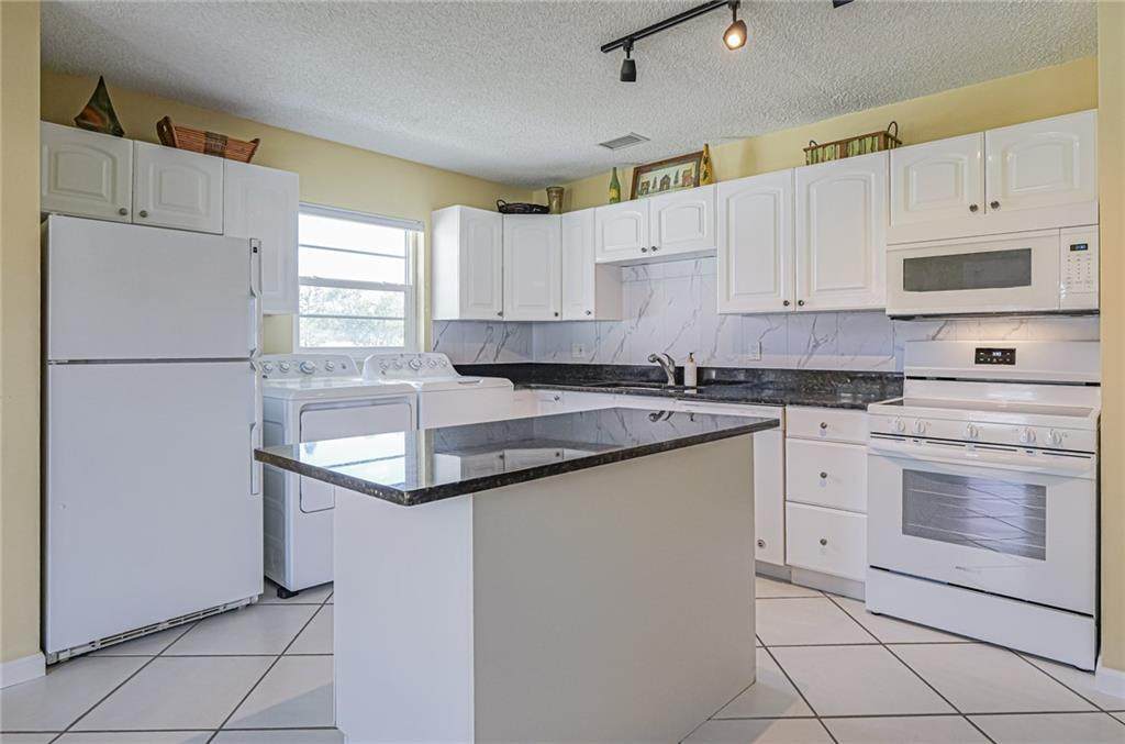 11 Vista Palm Lane - Photo 1