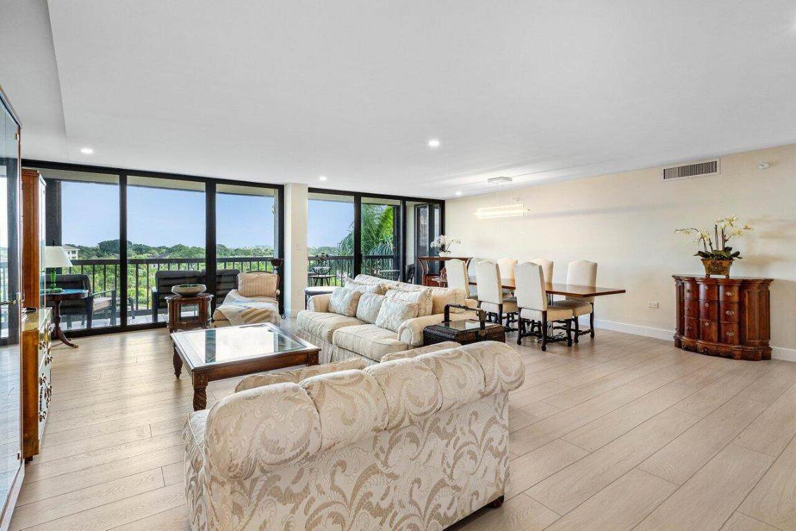 2450 Presidential - Photo 1