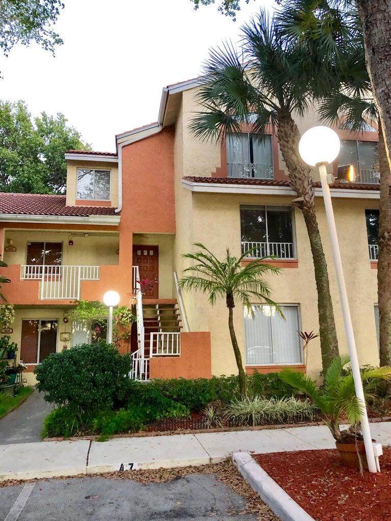 910 Coral Club Drive - Photo 1