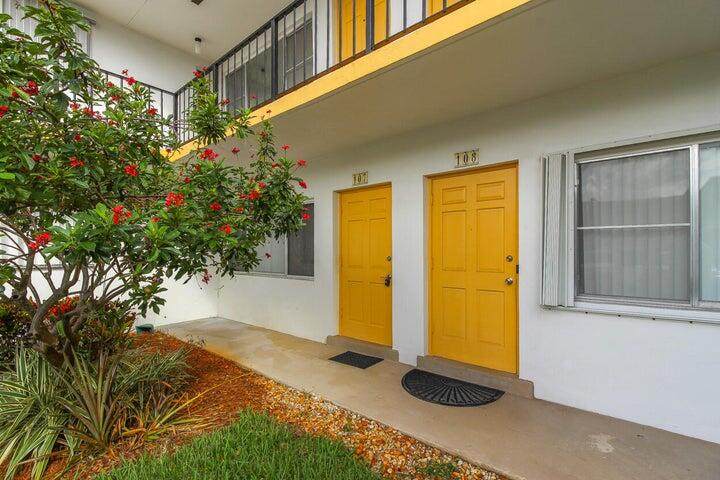 3000 Lake Osborne Drive - Photo 1