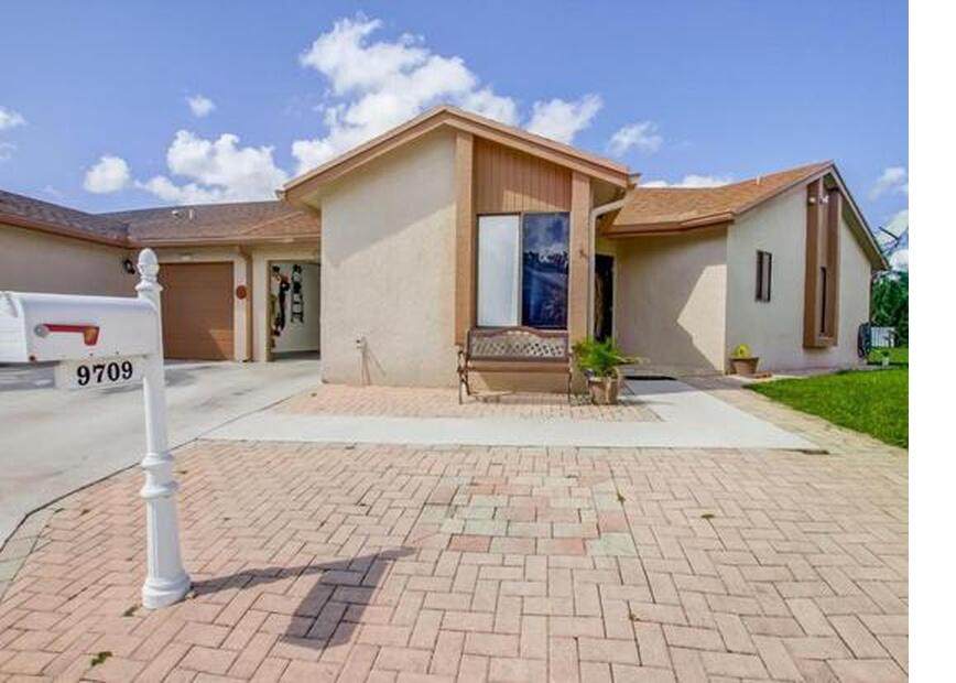 9709 Sunny Isle - Photo 1