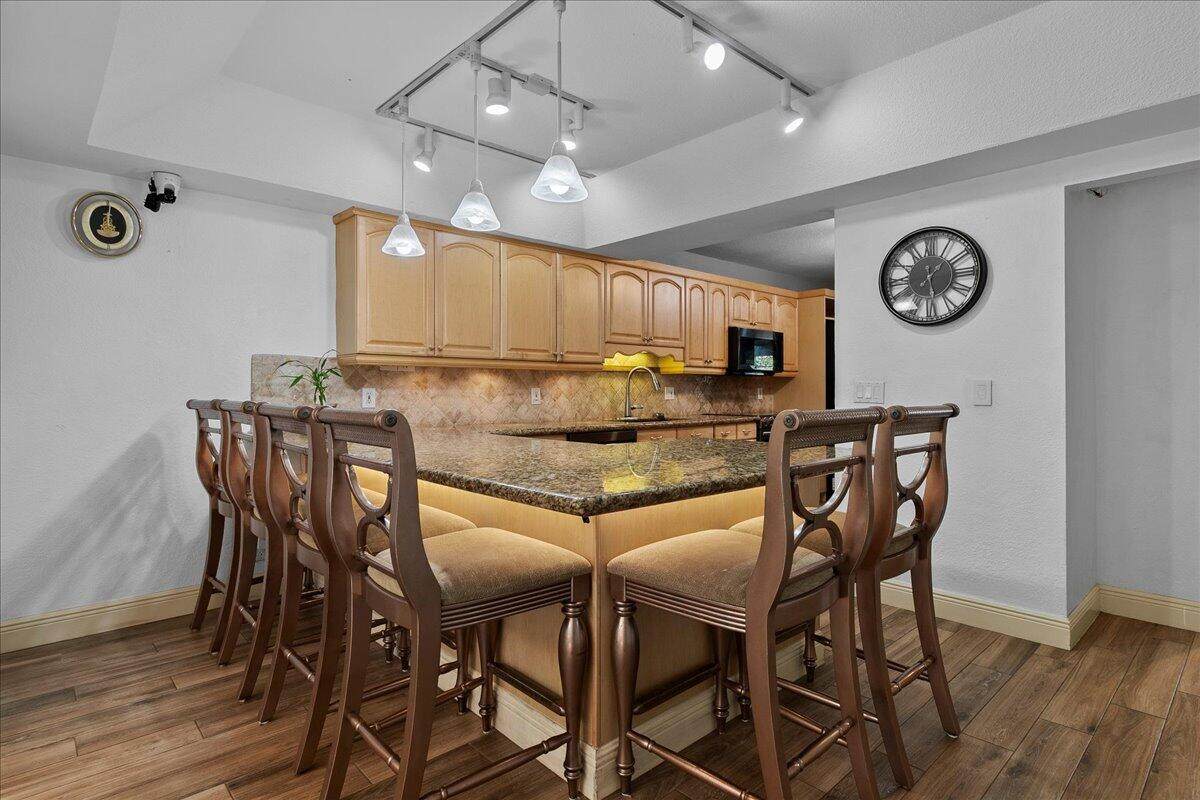 605 Maplewood Drive - Photo 1