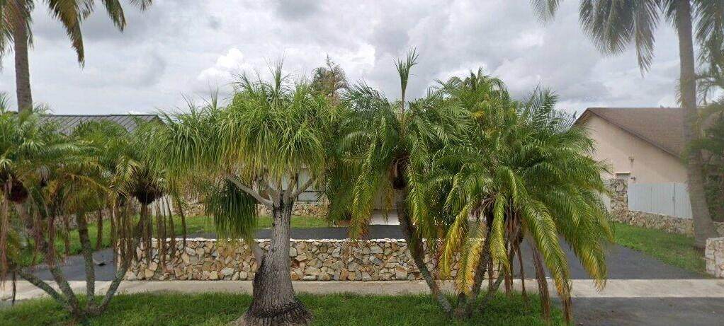 2410 102nd - Photo 1