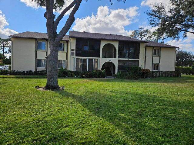 105 Lake Pine Circle - Photo 1