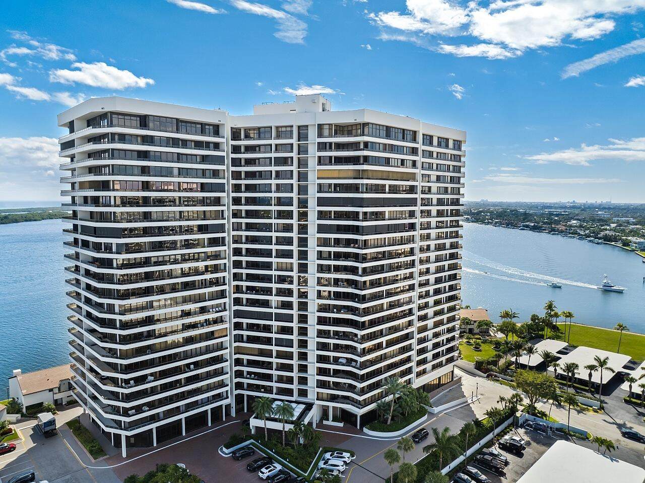 100 Lakeshore Drive - Photo 1