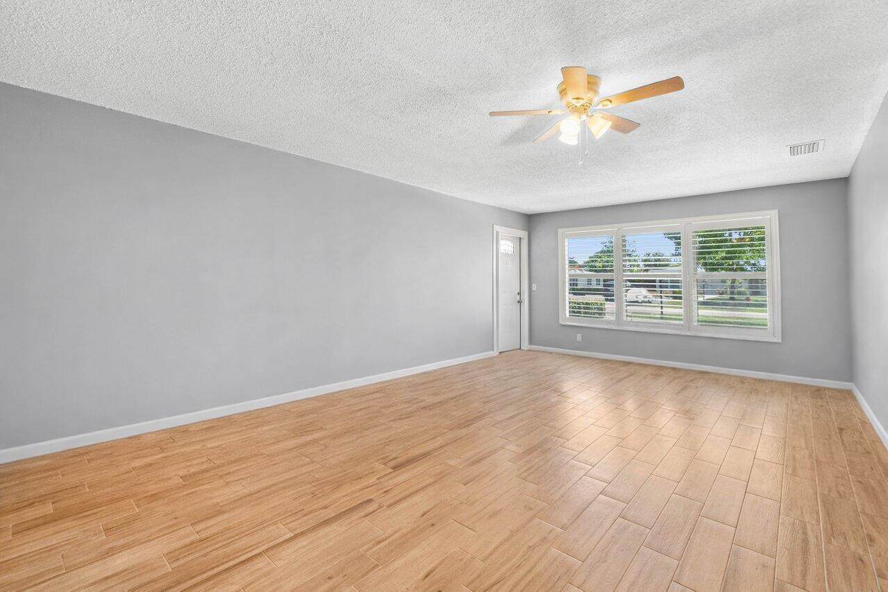 7376 Oakridge Circle - Photo 1