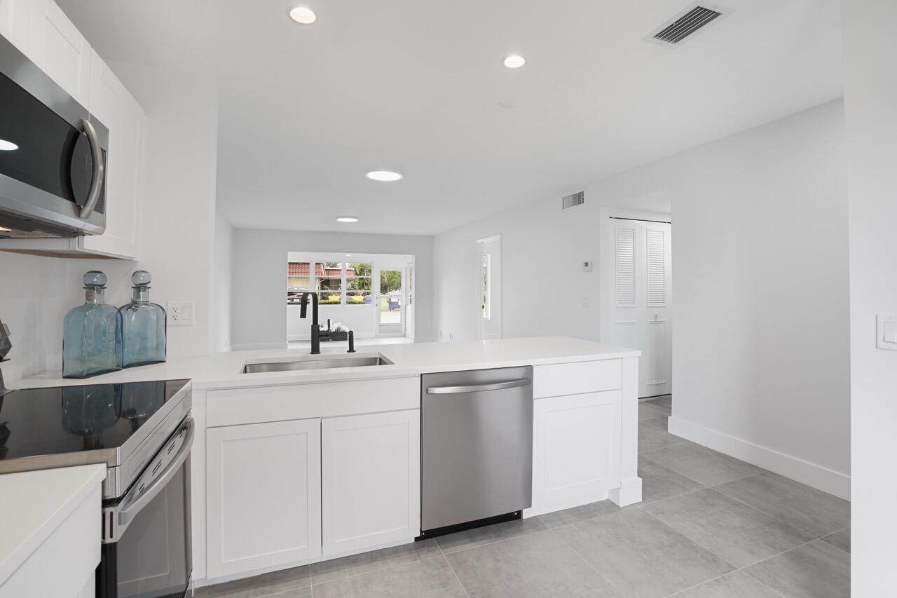 737 Nantucket Circle - Photo 1