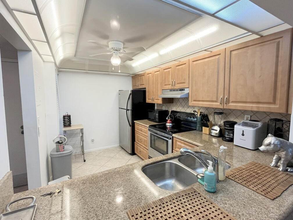 1 Royal Palm Way - Photo 1