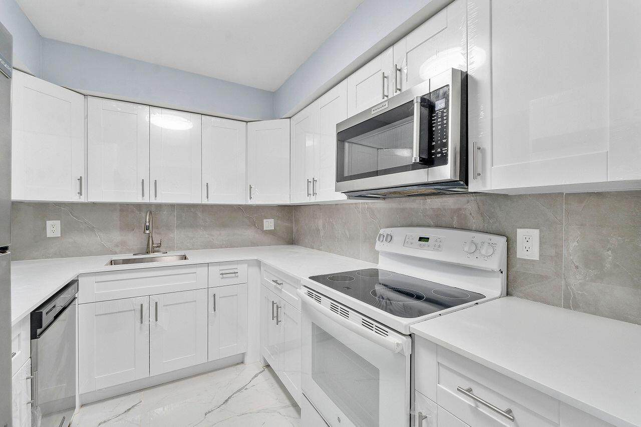 9960 Pineapple Tree Drive - Photo 1
