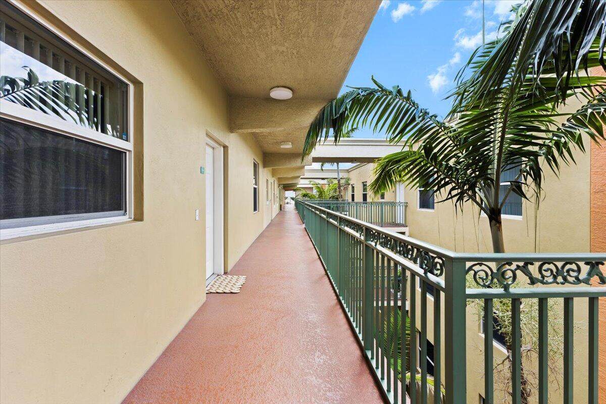 1620 Presidential Way - Photo 1
