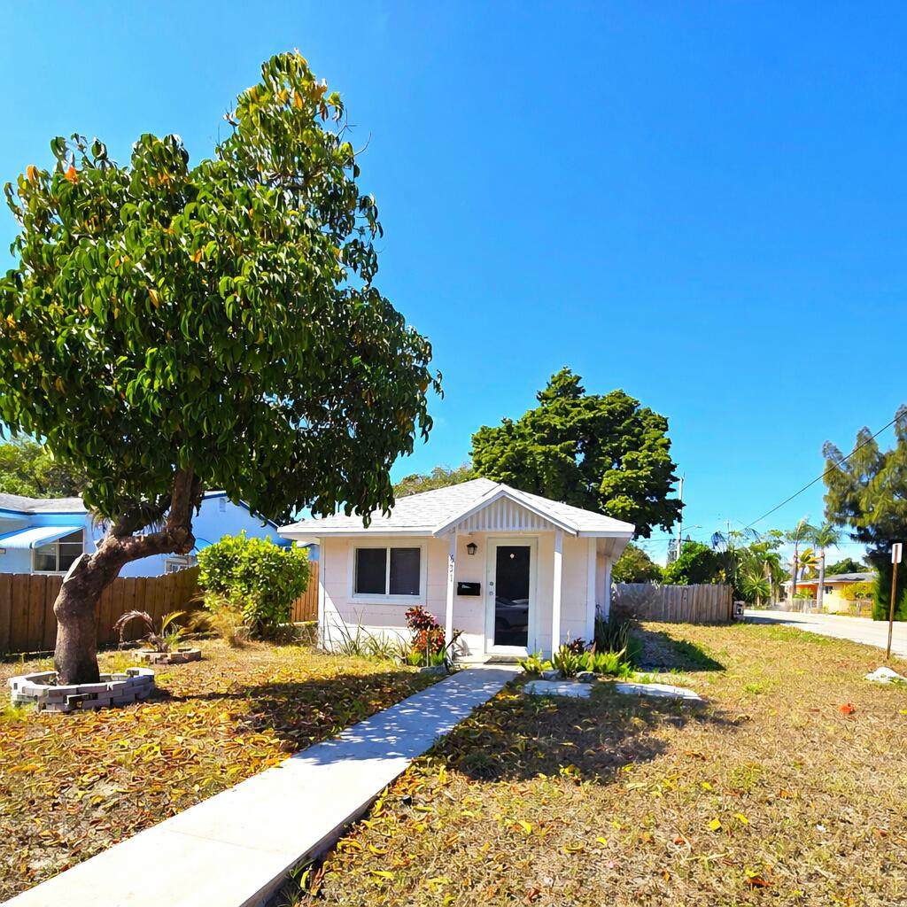 631 C Street - Photo 1