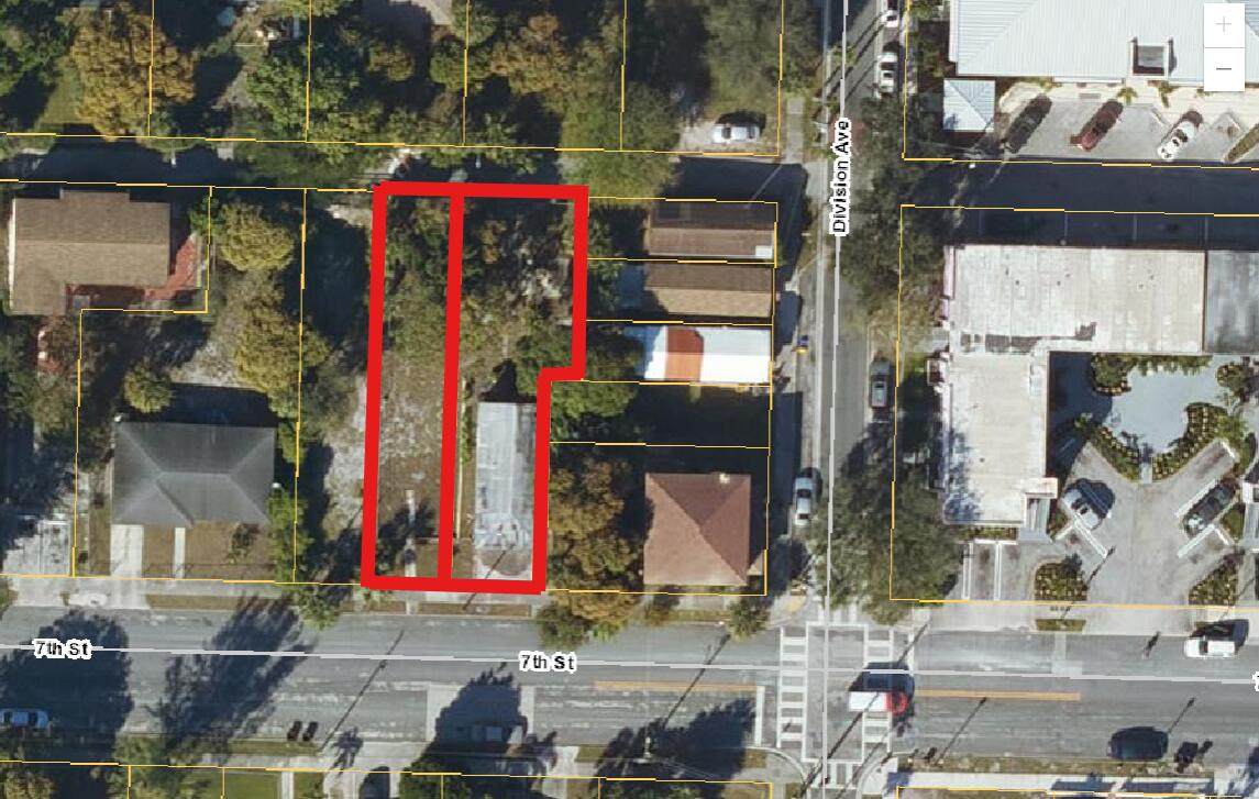 807 7th Street - Photo 1