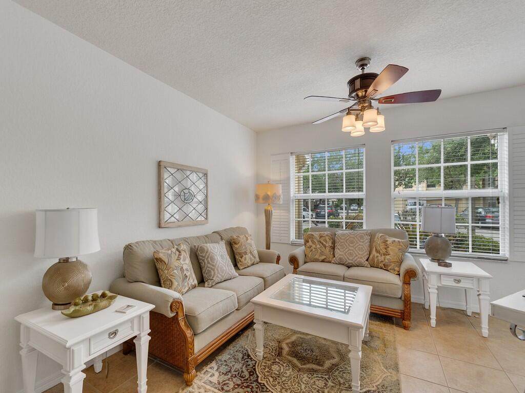 158 Peacock Boulevard - Photo 1