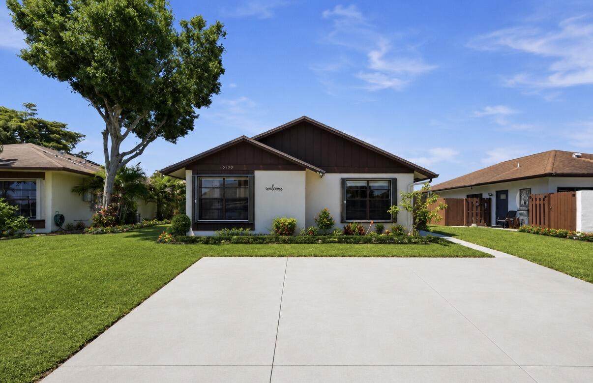 5330 Mendoza Street - Photo 1