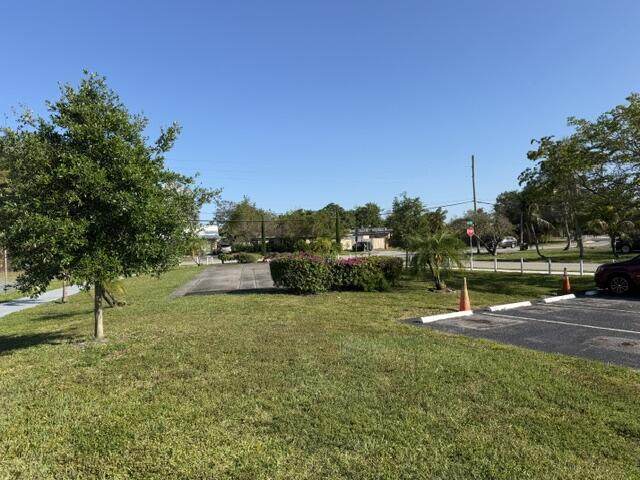 4357 6 Avenue - Photo 1