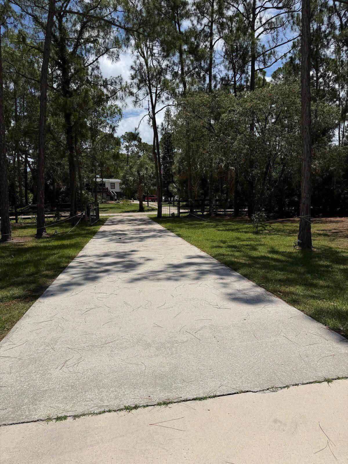https://bt-photos.global.ssl.fastly.net/beaches/1280_boomver_2_B26039905-2.jpg