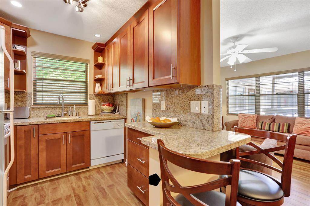 237 Farnham J - Photo 1