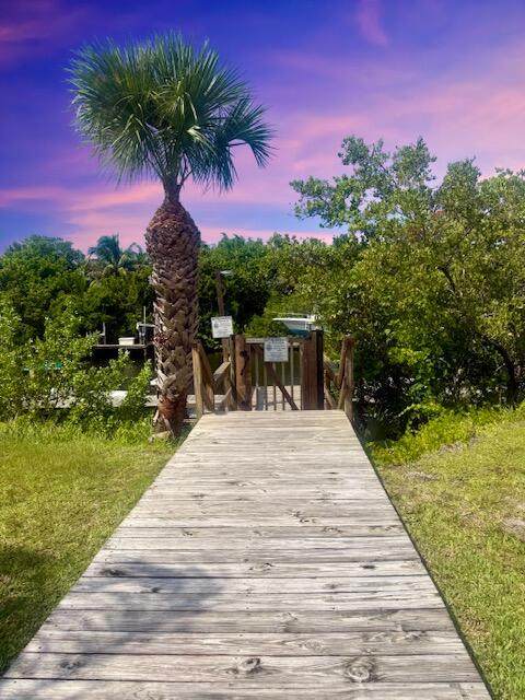 https://bt-photos.global.ssl.fastly.net/beaches/orig_boomver_2_B26057225-2.jpg