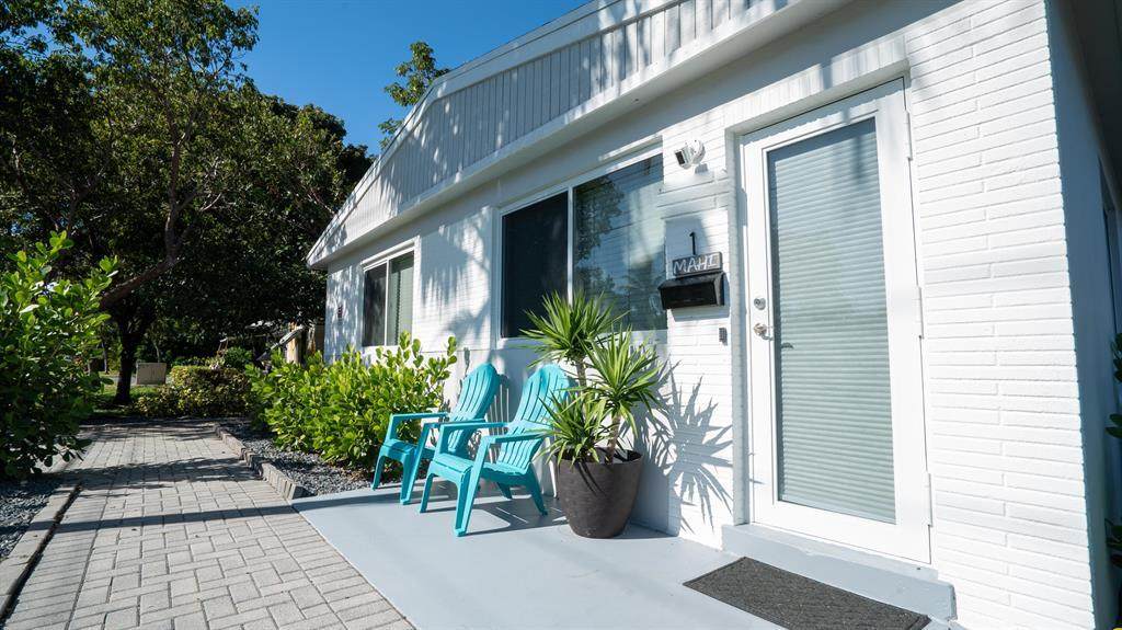1905 2nd Street - Photo 1