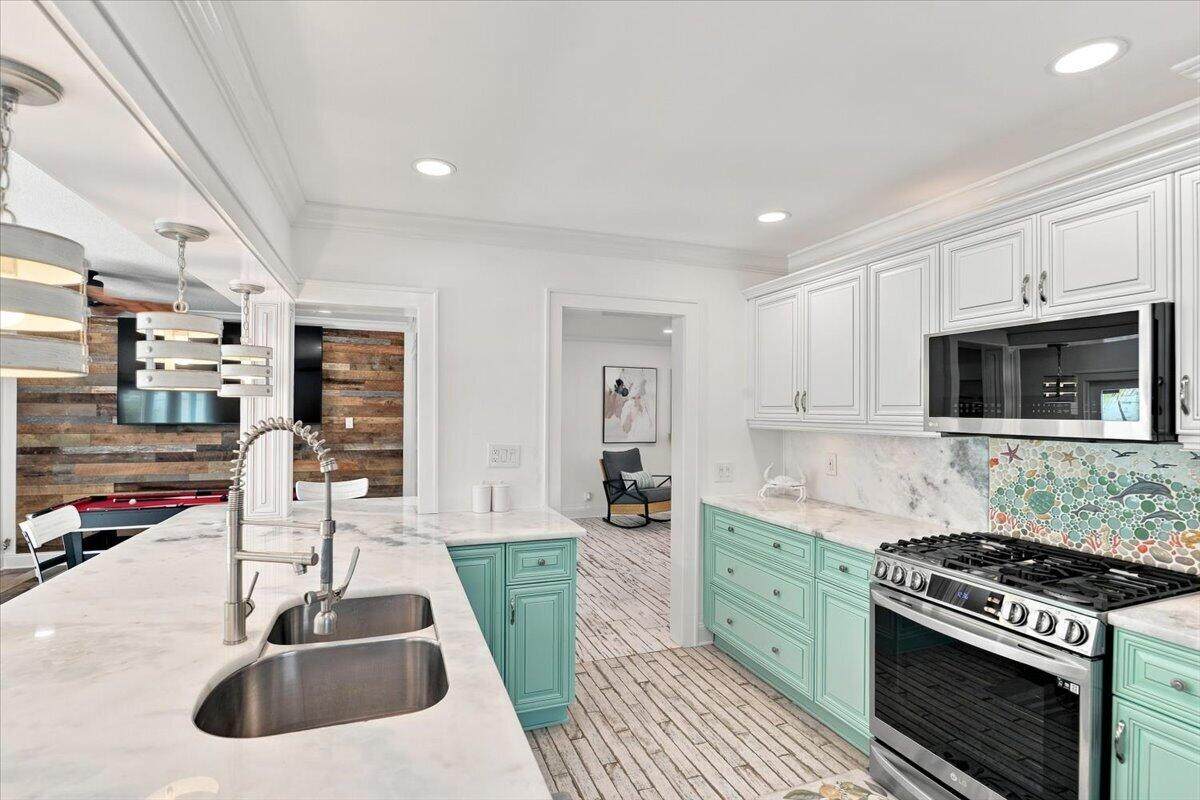 1736 39th Street - Photo 1
