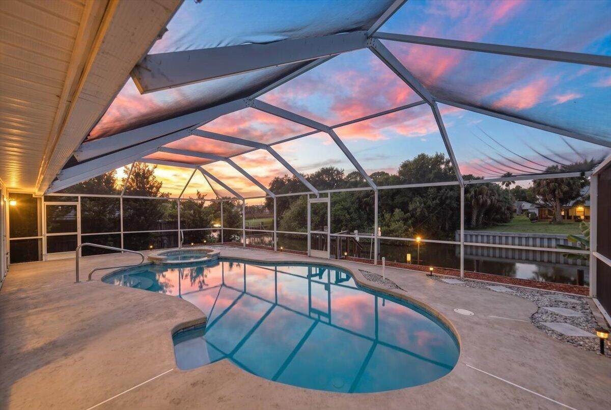320 Surfside Avenue - Photo 1
