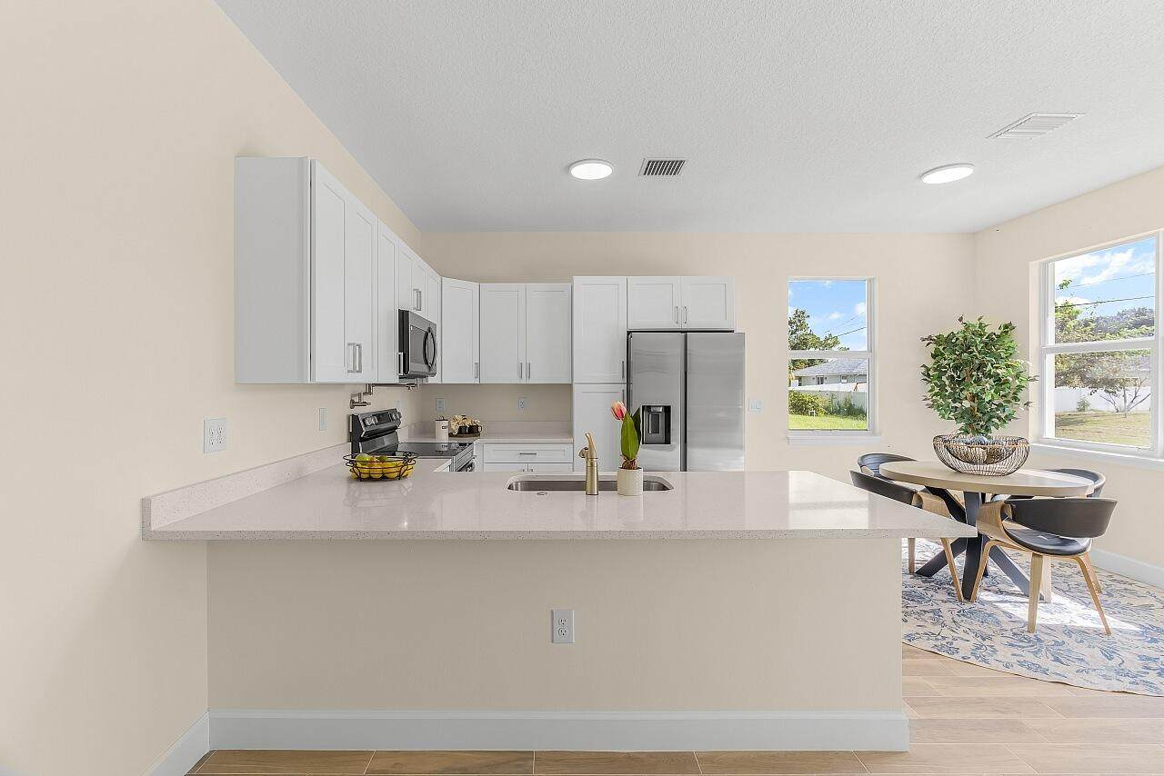 8526 102ND Court - Photo 1