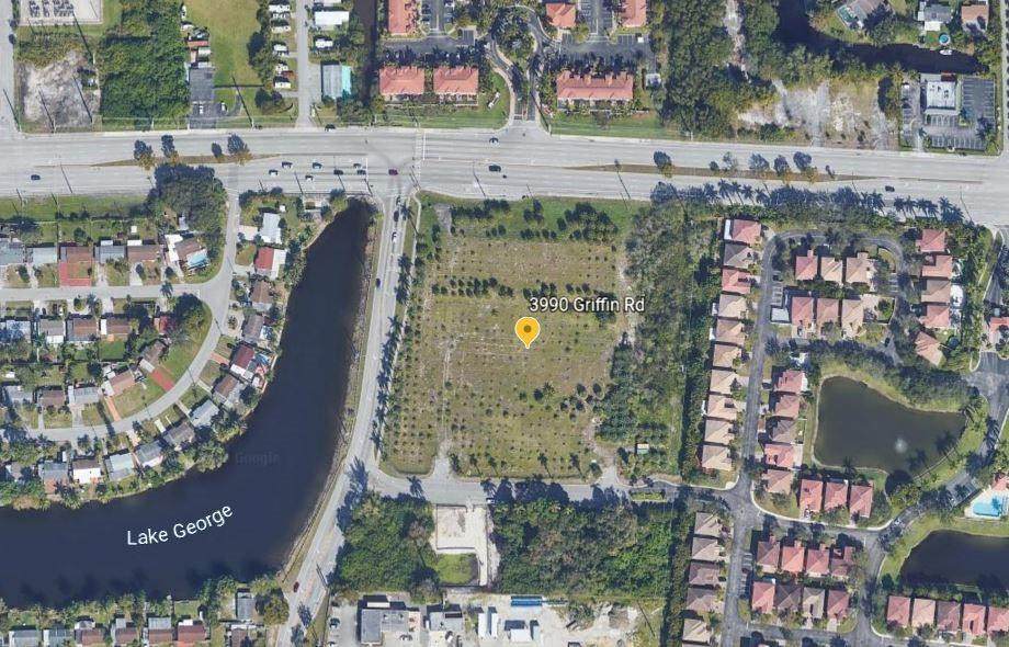 3990 Griffin Road - Photo 1