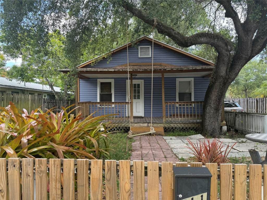 711 Las Olas - Photo 1