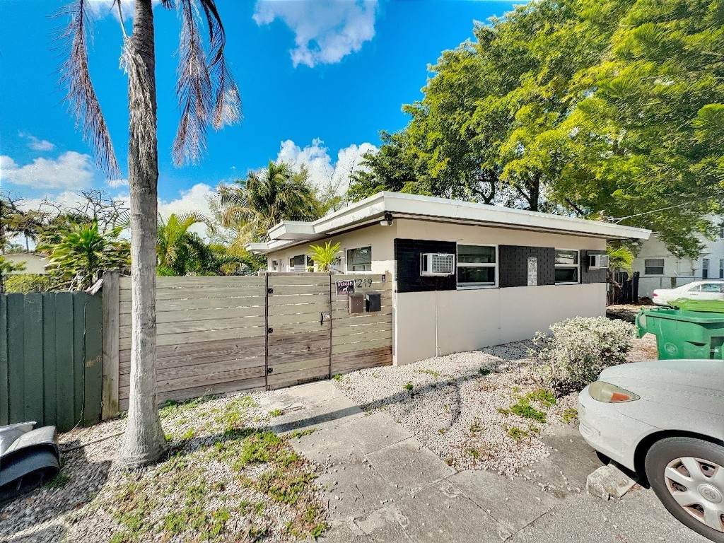 1219 5th Terrace - Photo 1