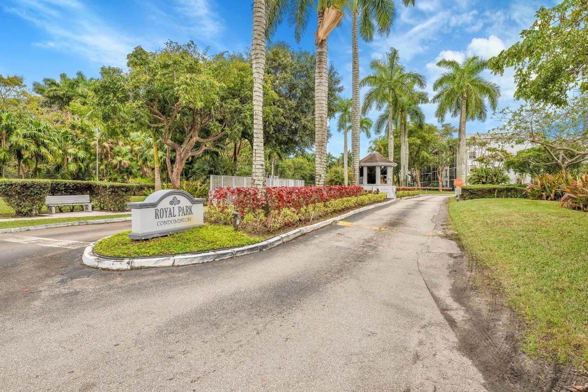 118 Royal Park Drive - Photo 1