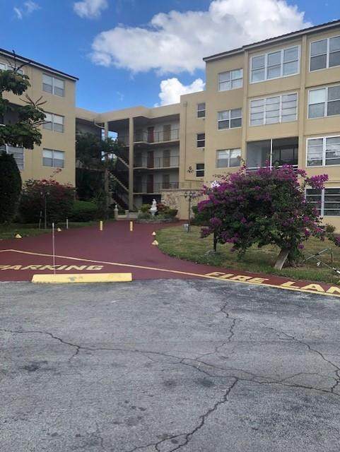 2801 Somerset Drive - Photo 1