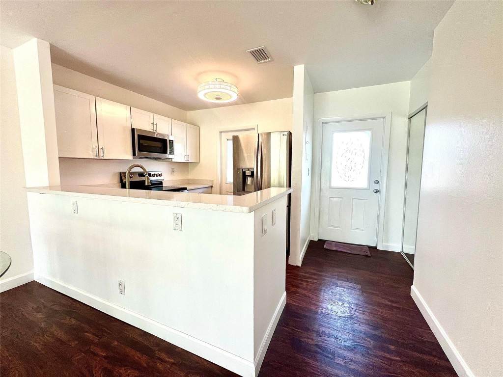 5001 Oakland Park Boulevard - Photo 1