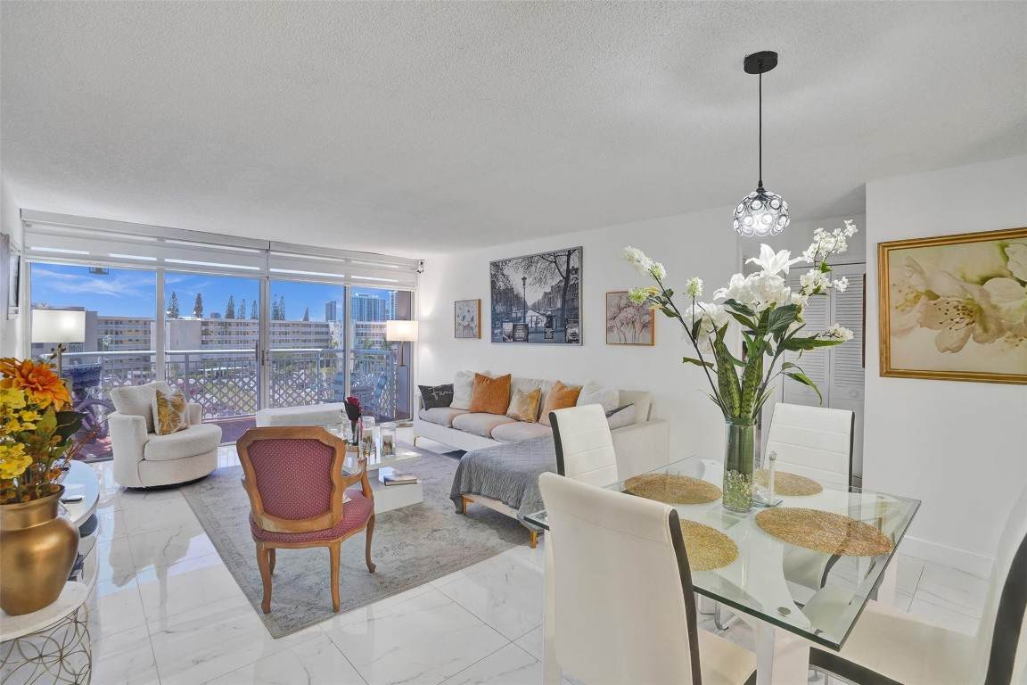 18041 Biscayne Boulevard - Photo 1